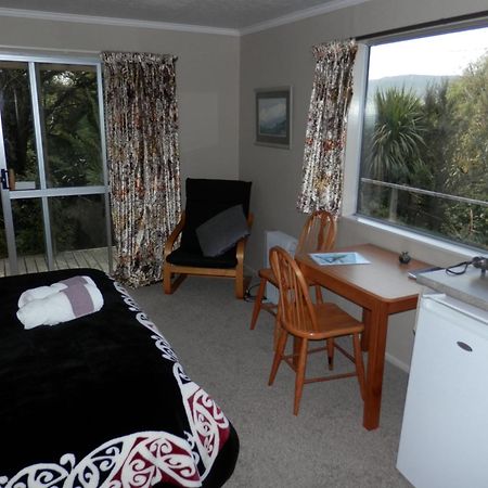 Papatowai Kereru Cabin Екстериор снимка